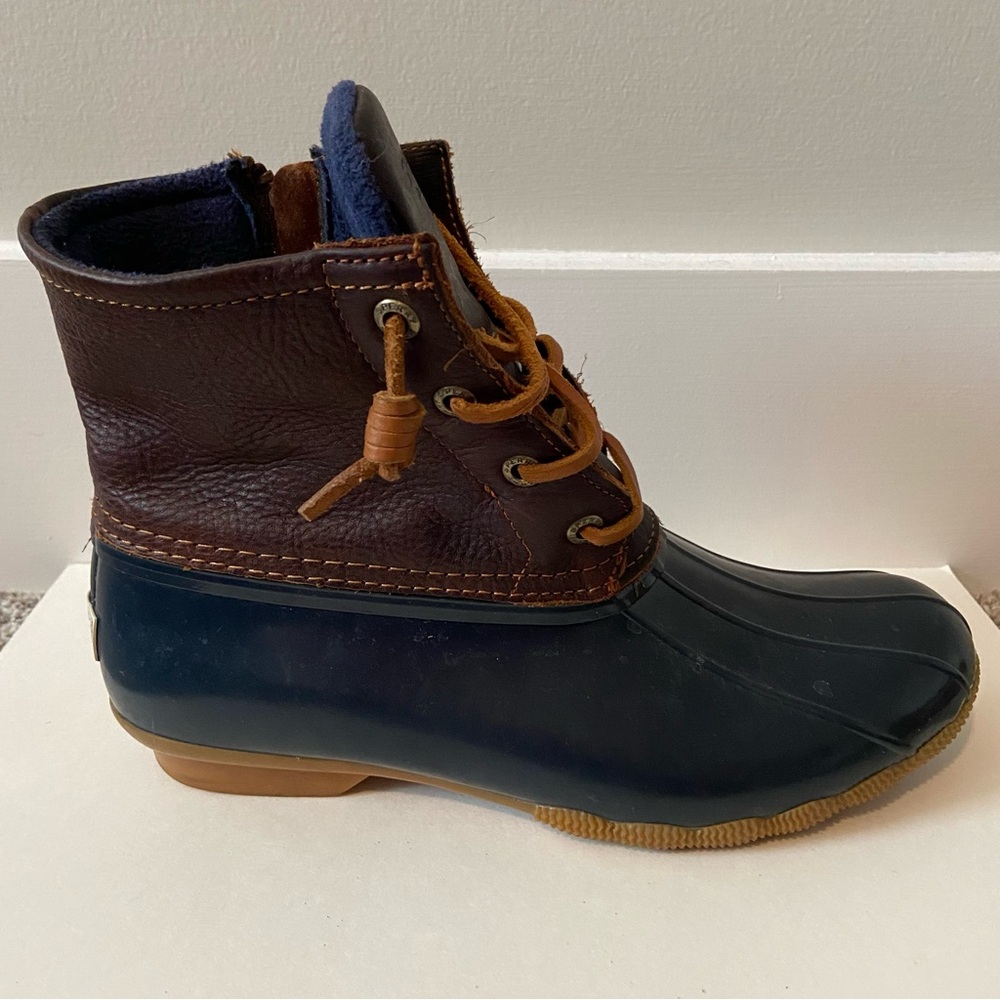 Sperry Brown and Navy Blue Winter Snow Boots Size 7